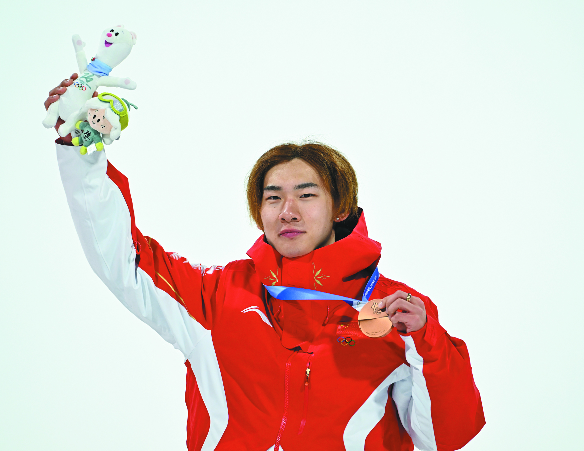 밀라노동계올림픽 중국 첫 메달 산생